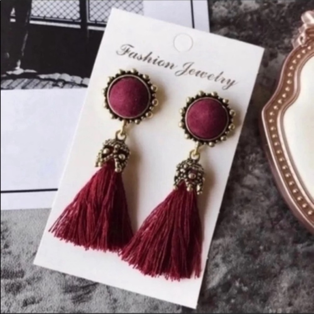 🌹NWT Red Boutique Tassel Earrings